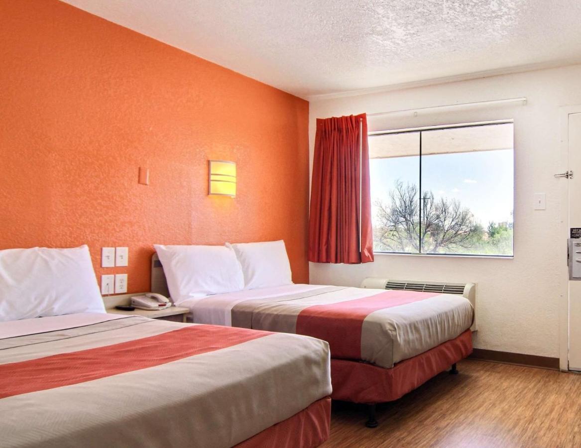 Hotel 6-tacoma, Wa - 2*