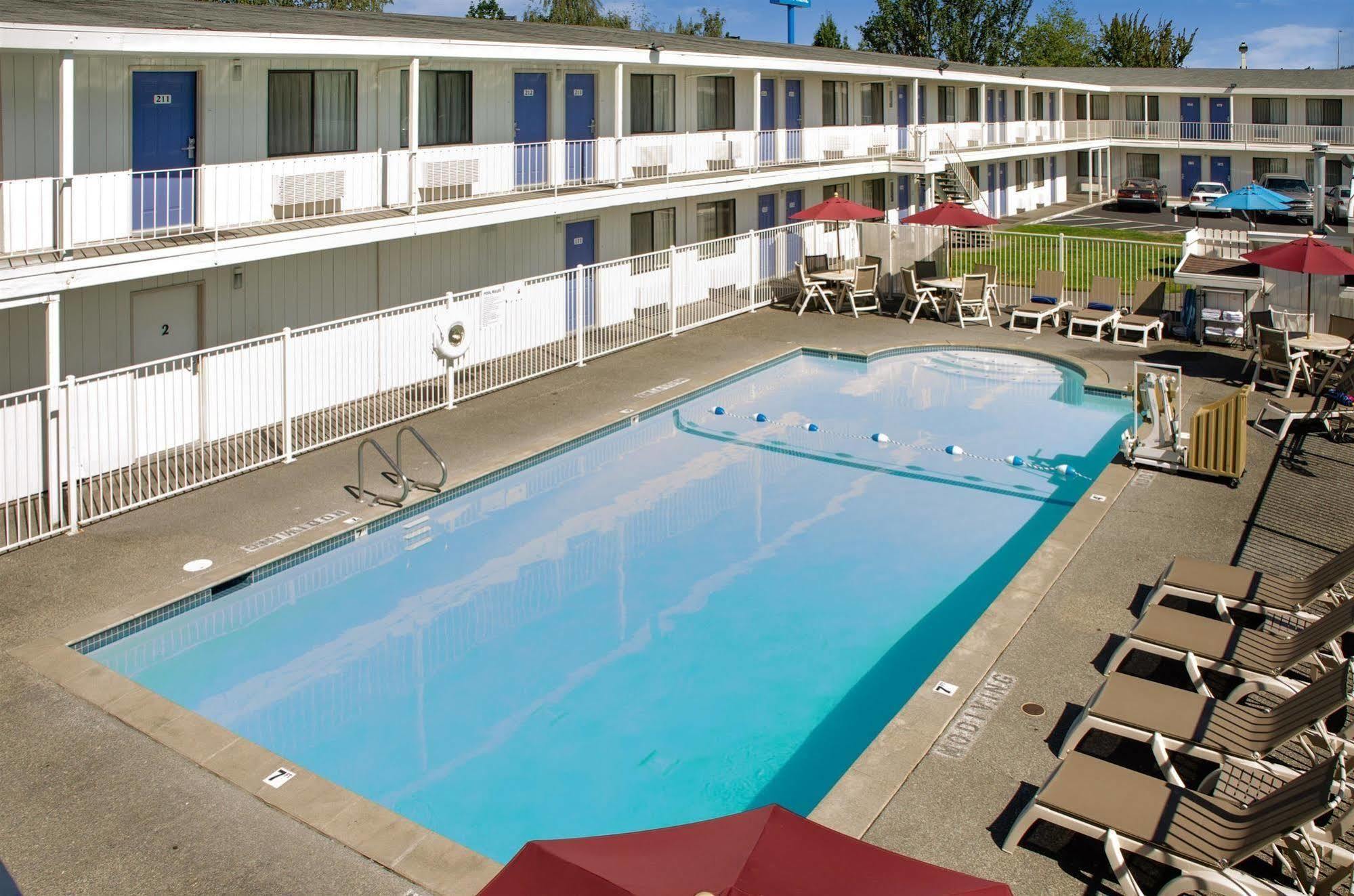 Hotel 6-tacoma, Wa - 2*