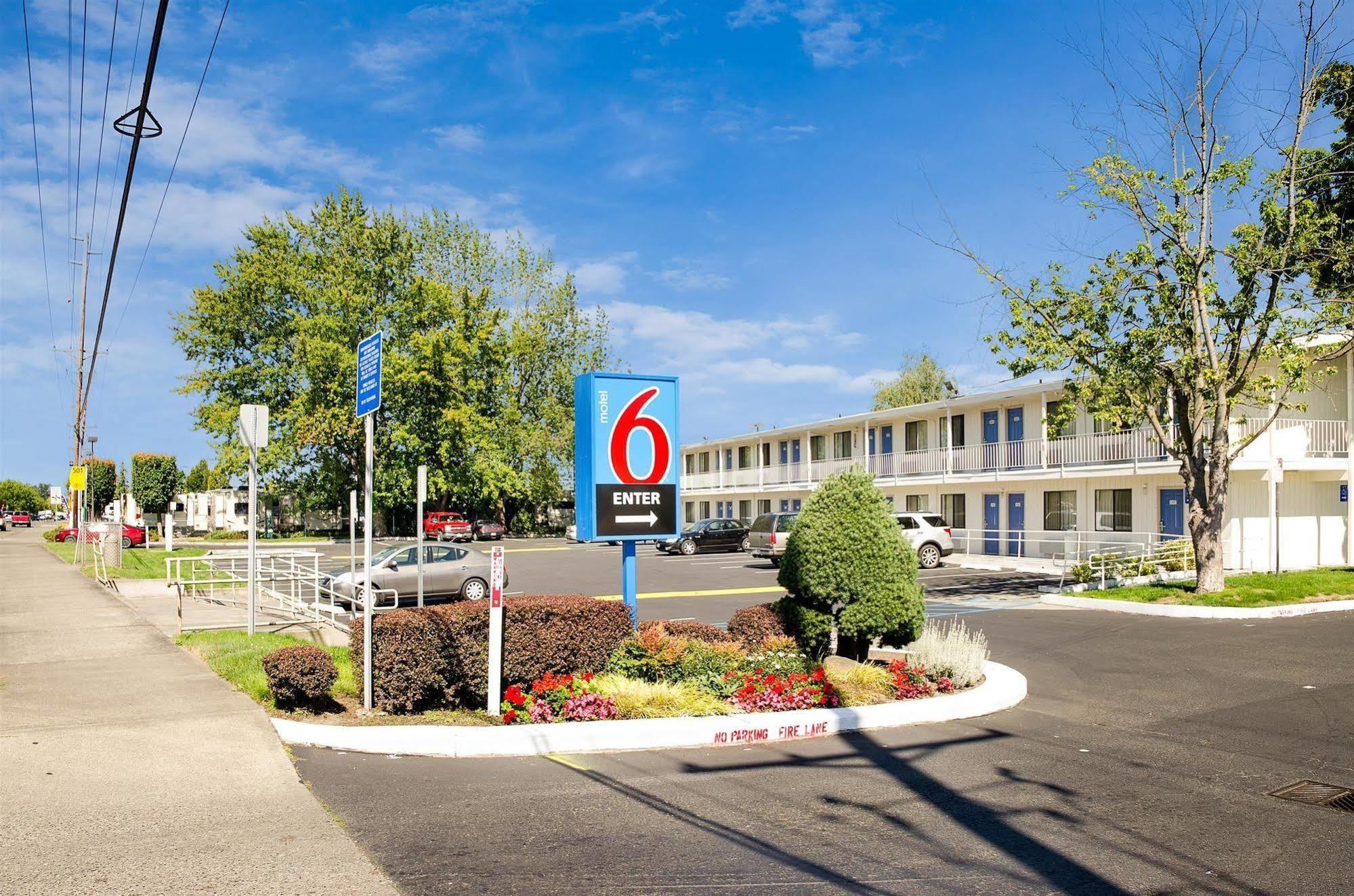 Hotel 6-tacoma, Wa - 2*